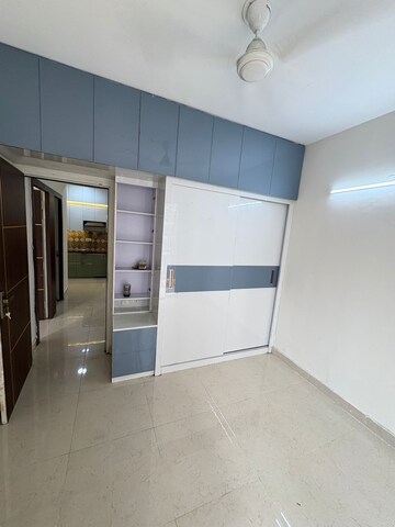 Room in 2 BHK Apartment at Signature The Millennia 3, Sector 37d – for Rent