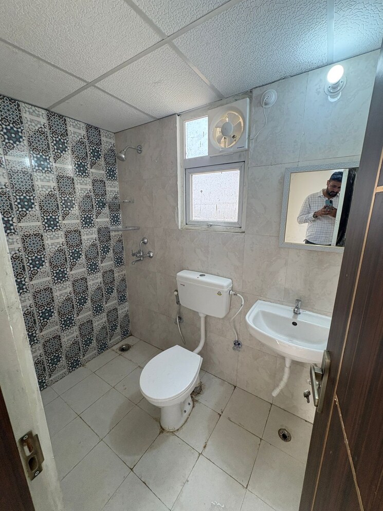 Bathroom, signature-the-millennia-3 2 Bedroom 1000 Sq.Ft. Apartment In Sector 37d Gurgaon 9388364