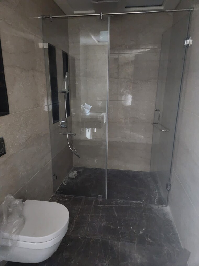 Bathroom, lokhandwala-infrastructure-minerva 3 Bedroom 2000 Sq.Ft. Apartment In Mahalaxmi Mumbai 9388360
