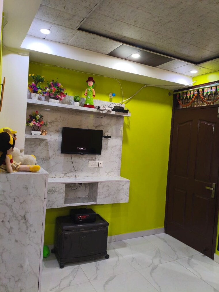 Room, baraula 3 Bedroom 1300 Sq.Ft. Builder Floor In Baraula Noida 9388410