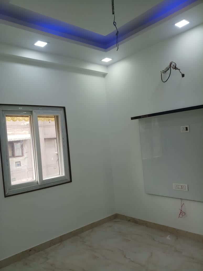 2 BHK + Pooja Room Apartment For Rent in Rohini Sector 9