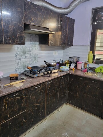 Kitchen in 3 BHK Builder Floor at Sector 40 – for Rent