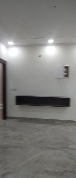 Room in 3 BHK Builder Floor at TDI The Retreat, Sector 89 – for Sale