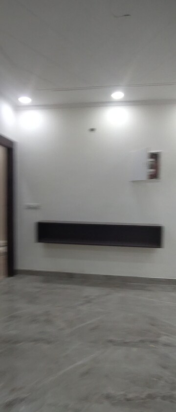 Room in 3 BHK Builder Floor at TDI The Retreat, Sector 89 – for Sale