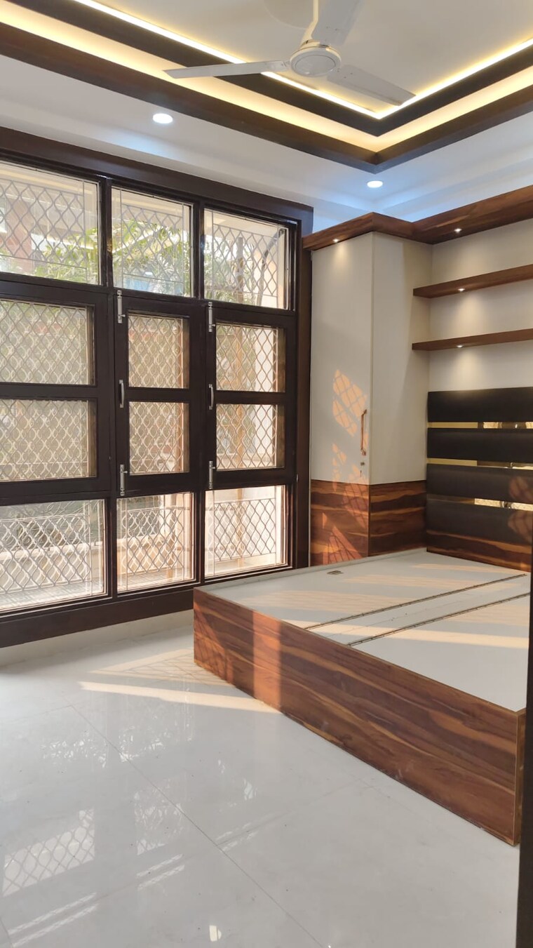 Bedroom, shakti khand 3 Bedroom 112 Sq.Yd. Builder Floor In Shakti Khand Ghaziabad 9388411