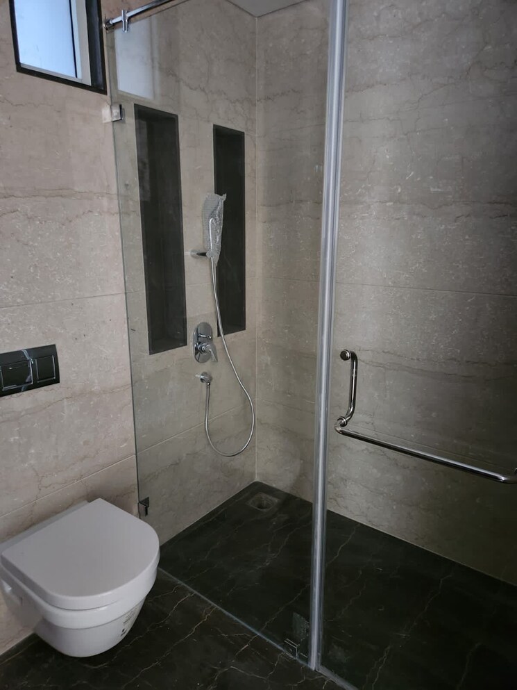 Attached Bathroom, lokhandwala-infrastructure-minerva 3 Bedroom 2000 Sq.Ft. Apartment In Mahalaxmi Mumbai 9388407