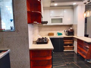 Furnished Amenities in 3 BHK Apartment at Unitech Uniworld Gardens 2, Sector 47 – for Rent