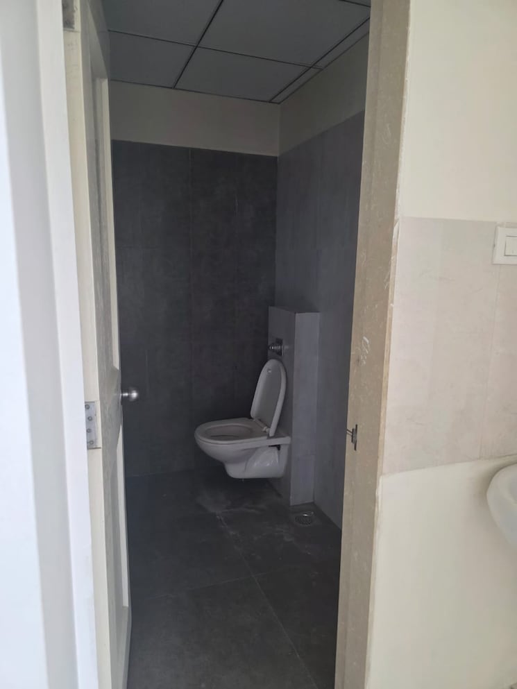 Bathroom, highland-pearl 1 Bedroom 450 Sq.Ft. Apartment In Thane West Thane 9388421