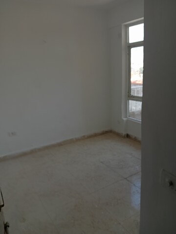 Room in 2 BHK Apartment at Vashisht Heights, Sector 87 – for Rent