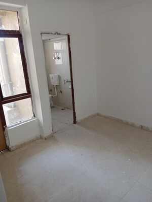 Room in 2 BHK Apartment at Vashisht Heights, Sector 87 – for Rent