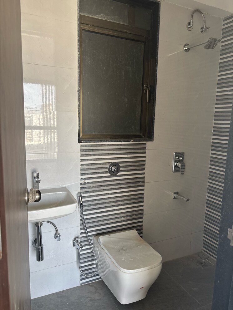 Bathroom, neminath-ekta-suprabhat 2 Bedroom 1150 Sq.Ft. Apartment In Motilal Nagar Mumbai 9388457