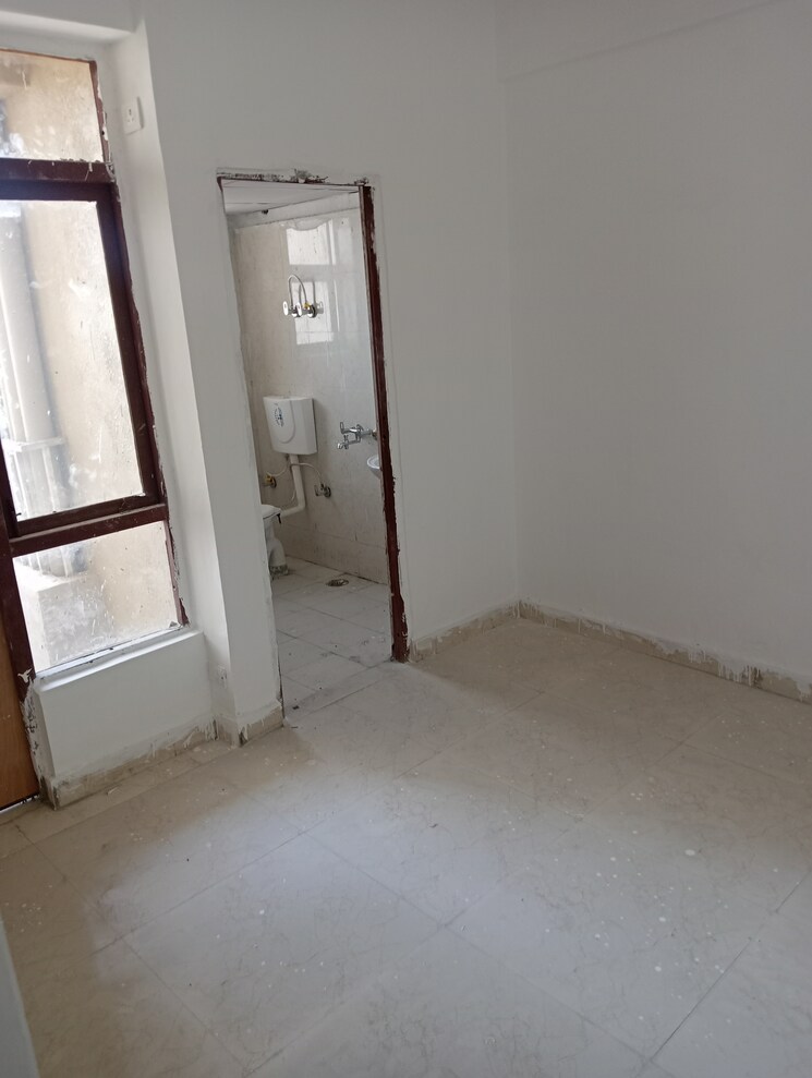 Room, vashisht-heights 3 Bedroom 800 Sq.Ft. Apartment In Sector 87 Faridabad 9388462