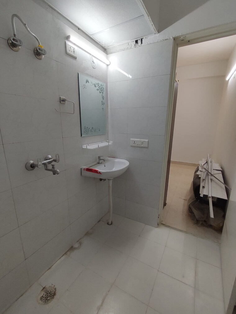 Bathroom, vashisht-heights 2 Bedroom 600 Sq.Ft. Apartment In Sector 87 Faridabad 9388517