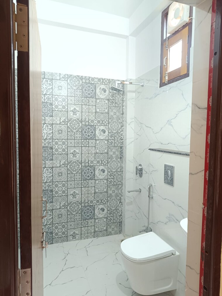 Bathroom, gomti nagar 2 Bedroom 1500 Sq.Ft. Villa In Gomti Nagar Lucknow 9388519