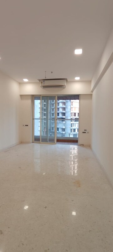 Room in 2 BHK Apartment at Ekta Tripolis, Goregaon West – for Rent