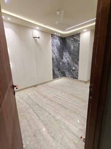 Room in 2 BHK Builder Floor at Subhash Nagar – for Rent