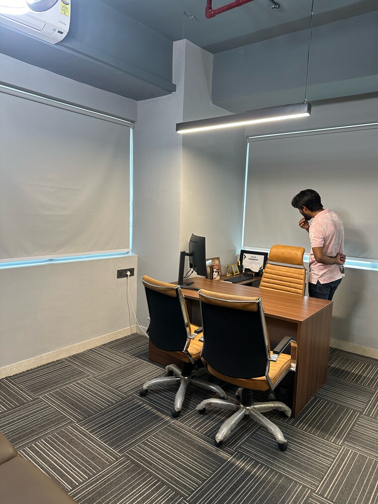 Team Area, emaar-emerald-plaza Commercial Office Space 650 Sq.Ft. In Sector 65 Gurgaon 9388625