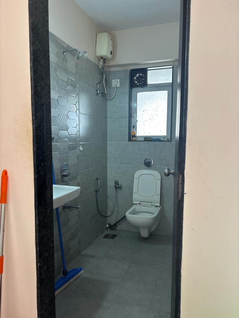 Bathroom, aashna-samadhan 1 Bedroom 420 Sq.Ft. Apartment In Mahatma Jyotibha Phule Nagar Mumbai 9388712