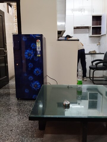 Furnished Amenities in 2 BHK Builder Floor at Subhash Nagar – for Rent