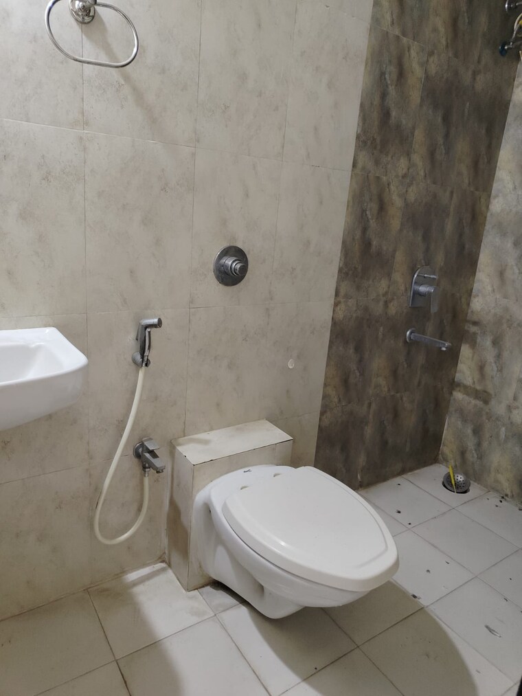 Bathroom, galaxy-carina 3 Bedroom 1475 Sq.Ft. Apartment In Kharghar Navi Mumbai 9388723