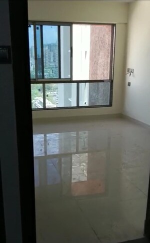 Room in 3 BHK Apartment at Lodha Woods, Kandivali East – for Rent