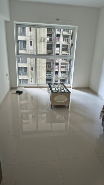 2 BHK Apartment For Rent in Lodha Amara, Kolshet Road