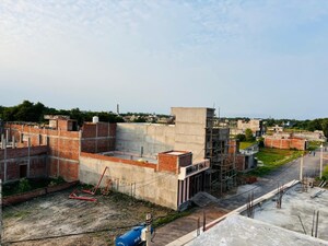  Plot For Sale in Kanpur Road