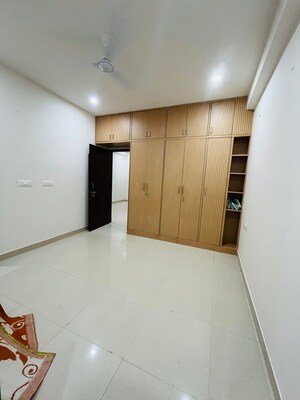 Room in 2 BHK Builder Floor at Sector 46 – for Rent
