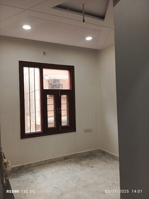 Room in 3 BHK Builder Floor at Rohini Sector 25 – for Sale