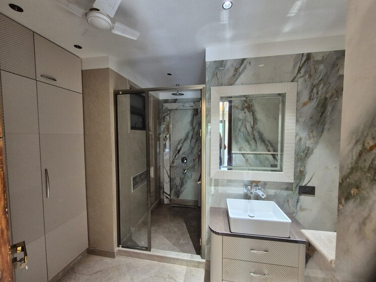 Bathroom, east of kailash 3 Bedroom 2250 Sq.Ft. Builder Floor In East Of Kailash Delhi 9388865