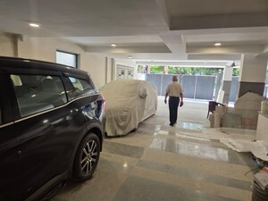 Parking in 3 BHK Builder Floor at East Of Kailash – for Sale