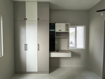 Room in 3 BHK Apartment at Prestige Beverly Hills, Kokapet – for Rent