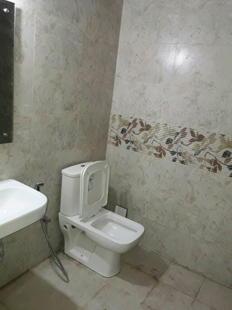 Bathroom, prestige-beverly-hills 3 Bedroom 1796 Sq.Ft. Apartment In Kokapet Hyderabad 9388874