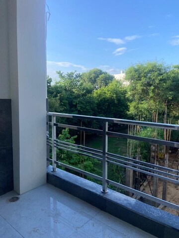 Balcony in Studio Builder Floor at Sector 45 – for Rent