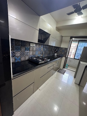 Kitchen in 3 BHK Apartment at Raheja Reflections, Kandivali East – for Rent