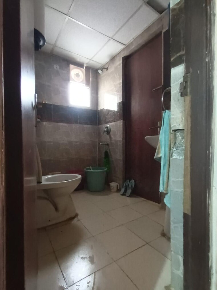 Bathroom, scc-heights 3 Bedroom 946 Sq.Ft. Apartment In Raj Nagar Extension Ghaziabad 9388925