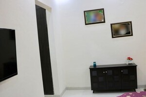 Room in 3 BHK Apartment at Alliance The Eminence, Singhpura – for Rent