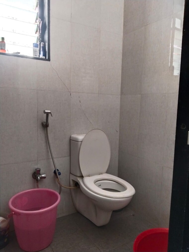 Bathroom, vs-empire-estate 3 Bedroom 1900 Sq.Ft. Apartment In Kharghar Navi Mumbai 9388841