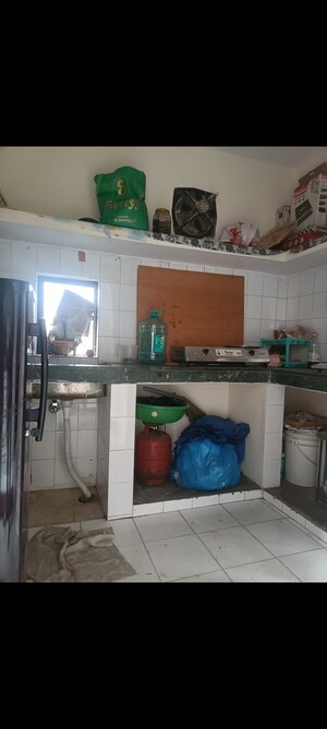 Kitchen in 1 RK Apartment at Mayur Vihar 1 – for Rent