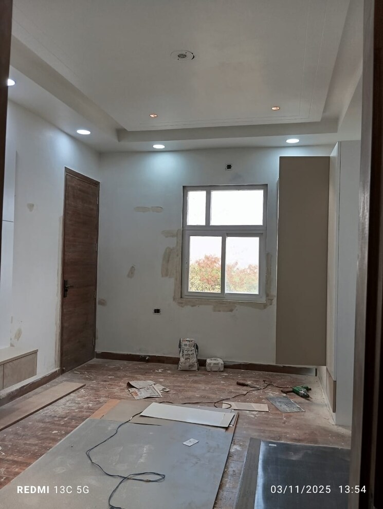 Master Bedroom, rohini sector 25 3 Bedroom 78 Sq.Mt. Builder Floor In Rohini Sector 25 Delhi 9389059