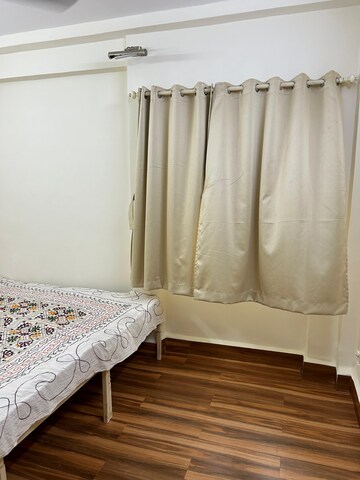 Bedroom in 2 BHK Apartment at Silver Sand CHS, Andheri West – for Rent