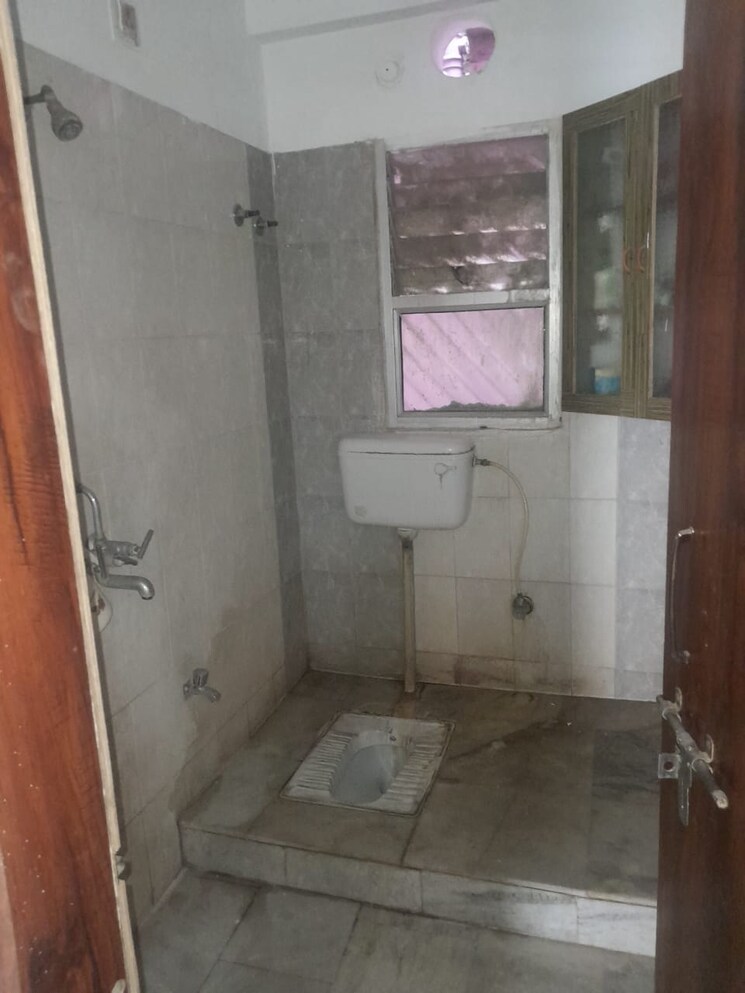 Bathroom, lalpur 3 Bedroom 1500 Sq.Ft. Apartment In Lalpur Ranchi 9389103