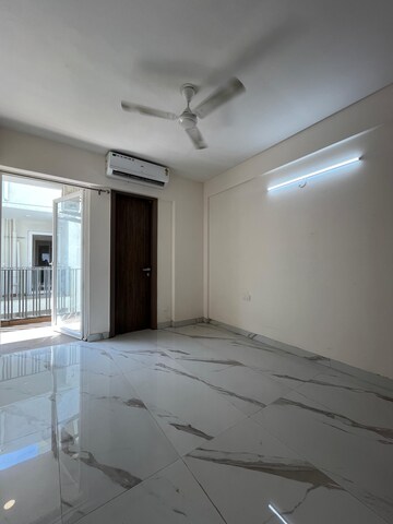 Room in 3 BHK Apartment at M3M Soulitude, Sector 89 – for Rent
