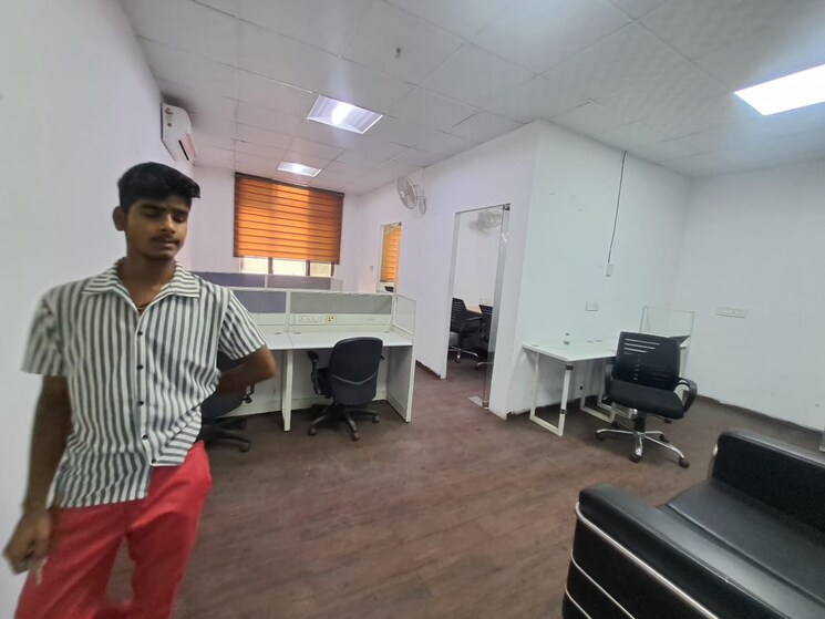 Team Area, sector 63 Commercial Office Space 850 Sq.Ft. In Sector 63 Noida 9389093