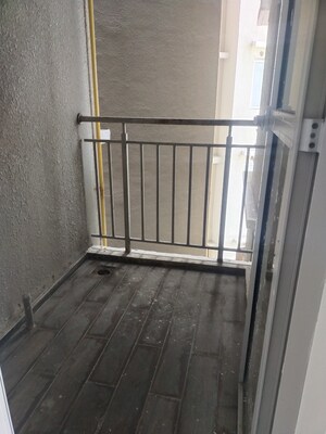 Room in 2.5 BHK Apartment at Kalpataru Exquisite Sierra, Wakad – for Rent