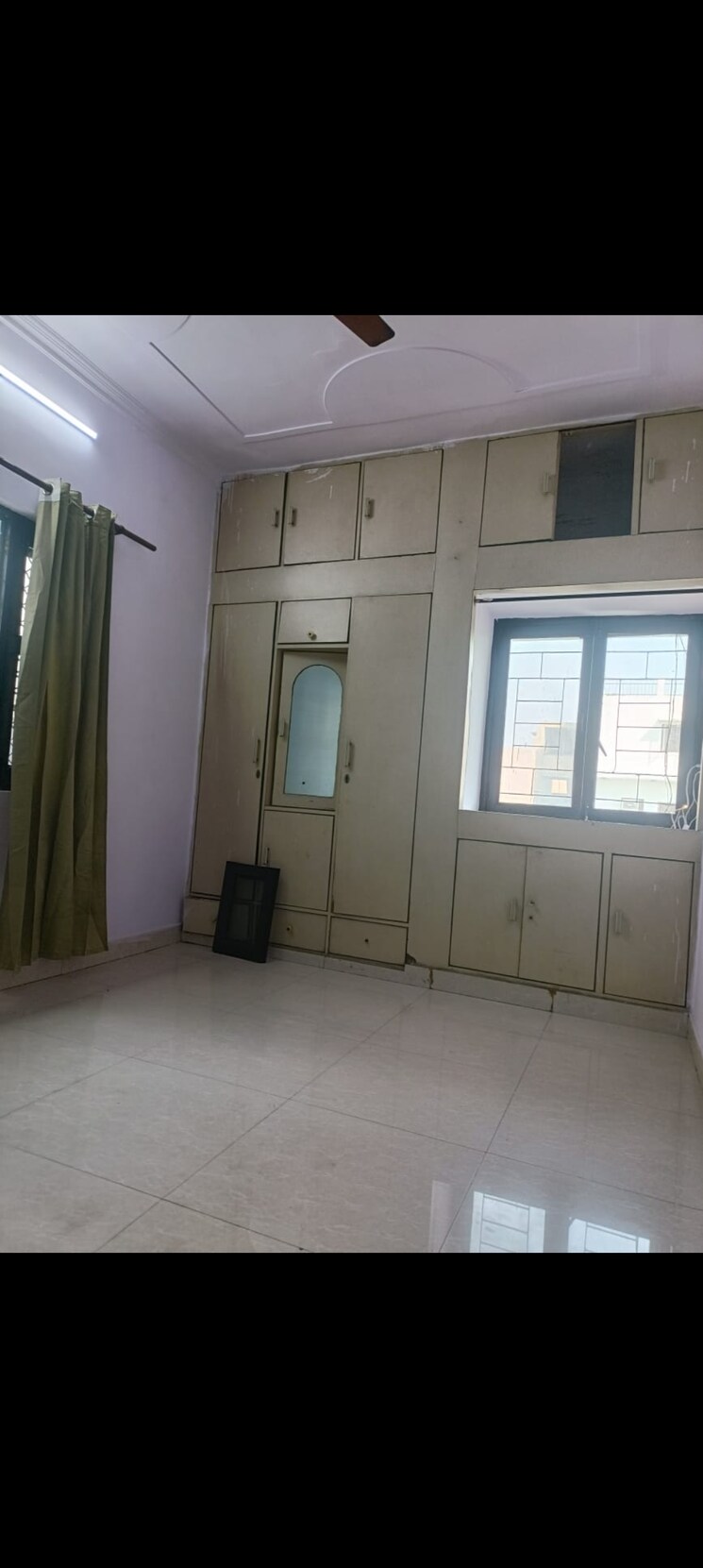 Bedroom, mayur vihar 1 3 Bedroom 1450 Sq.Ft. Apartment In Mayur Vihar 1 Delhi 9389189