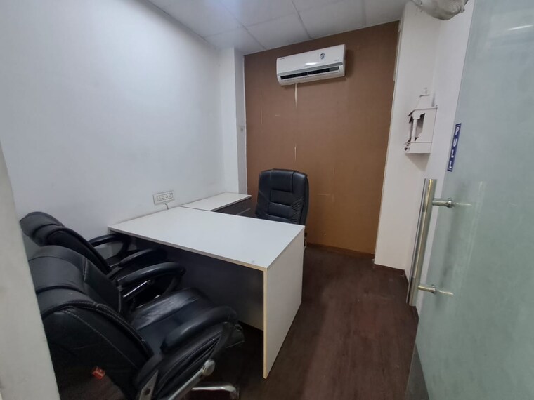 Team Area, sector 63 Commercial Office Space 850 Sq.Ft. In Sector 63 Noida 9389137