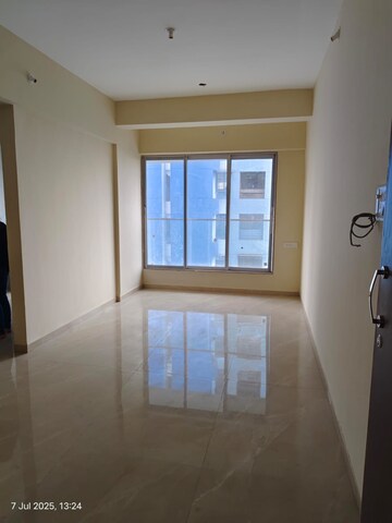 Room in 2 BHK Apartment at Linkway Estate, Malad West – for Rent