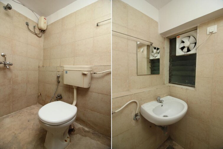 Bathroom, lower parel Pg For Boys In Lower Parel 9389172