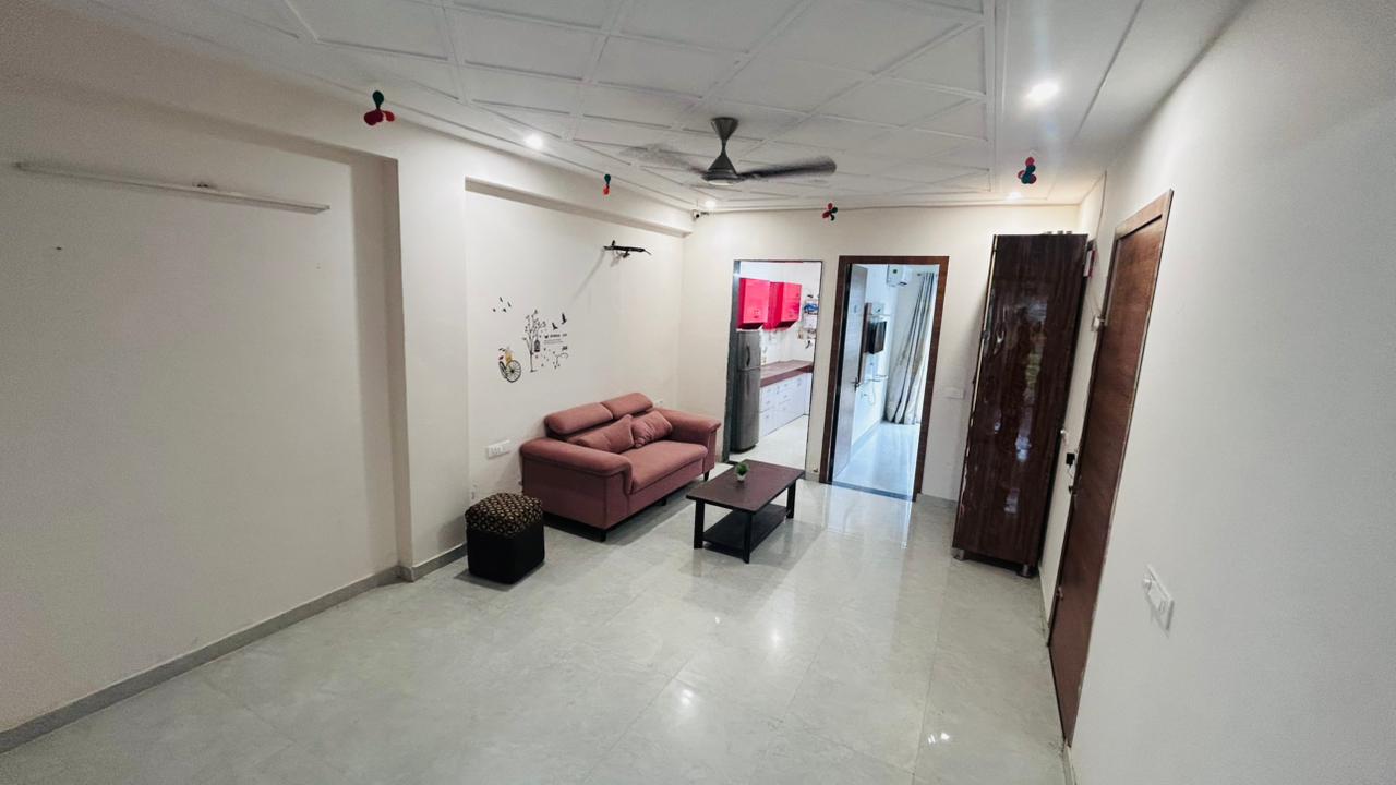 2 BHK Builder Floor For Rent in V Block 